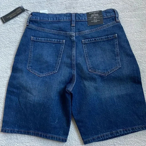 Banana Republic Girlfriend Denim Short - Picture 9 of 9